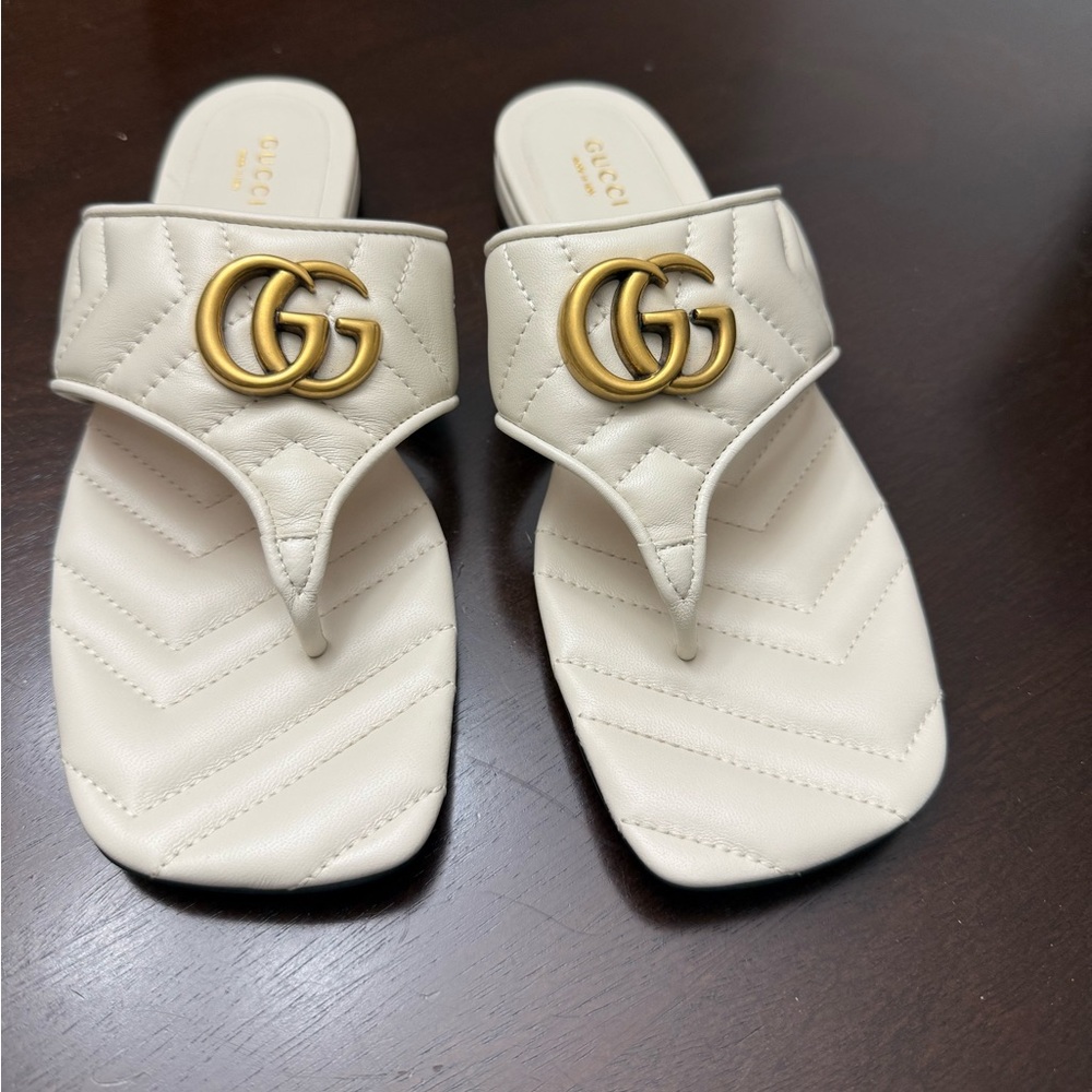 Gucci Conscious Double G sandals size 37.5
Brand new! Never wore before no box.